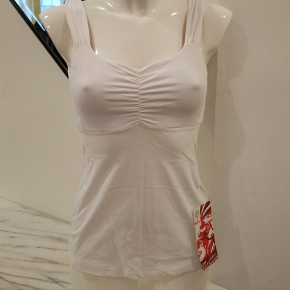 lululemon athletica Tops - Lululemon Aria tank nwt
